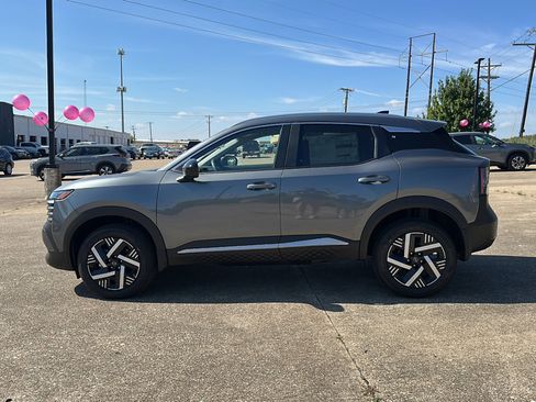 New 2026 Nissan Kicks SV image 5