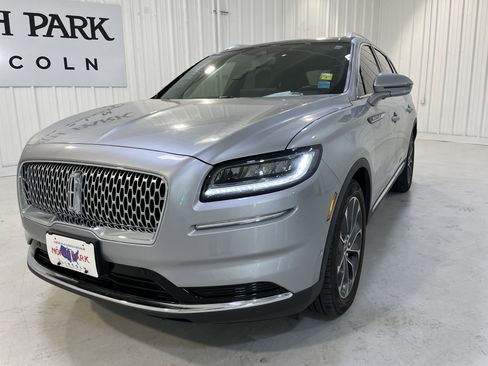 Used 2022 Lincoln Nautilus Reserve image 17