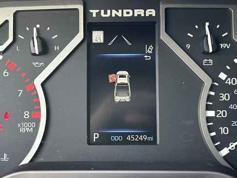 Used 2024 Toyota Tundra SR5 w/ SR5 Convenience Package RWD image 22