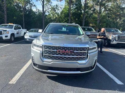 Used 2023 GMC Acadia Denali w/ Denali Ultimate Package FWD image 2