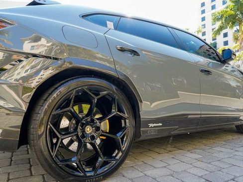 Used 2023 Lamborghini Urus Performante AWD/4WD image 30