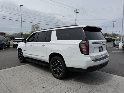 Used 2021 Chevrolet Suburban RST w/ Luxury Package AWD/4WD image 3
