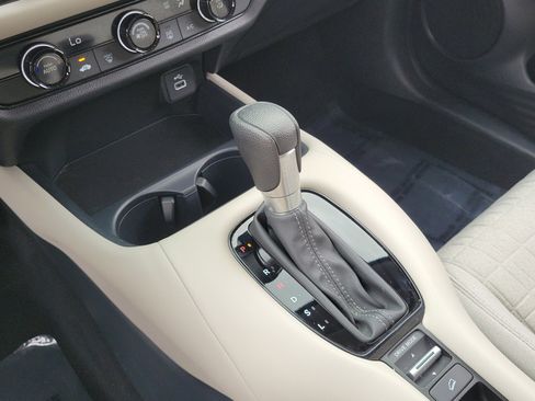 Used 2023 Honda HR-V LX image 25