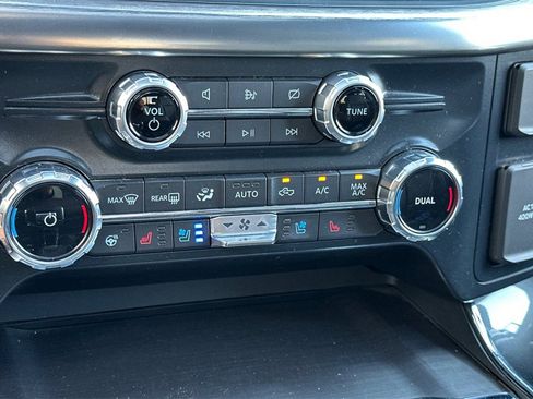 Used 2022 Ford F150 Lariat w/ Equipment Group 502A High image 23