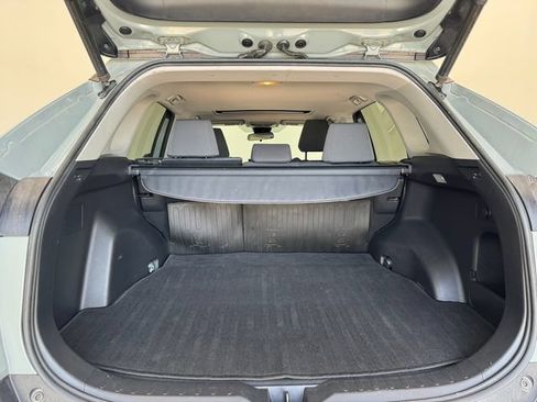 Used 2020 Toyota RAV4 XLE w/ Convenience Package FWD image 8