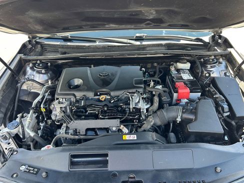 Used 2019 Toyota Camry LE w/ Carpet Mat Package FWD image 31