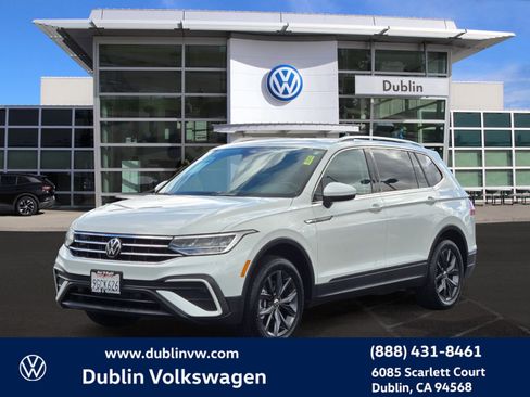 Certified 2023 Volkswagen Tiguan SE w/ Panoramic Sunroof Package image 8