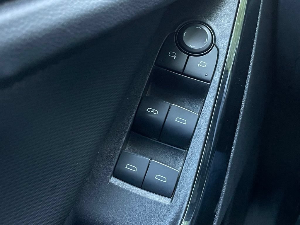 Used 2025 Chevrolet Equinox LT FWD image 11
