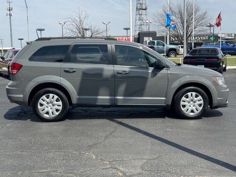 Used 2020 Dodge Journey SE w/ SE Popular Equipment Group image 4