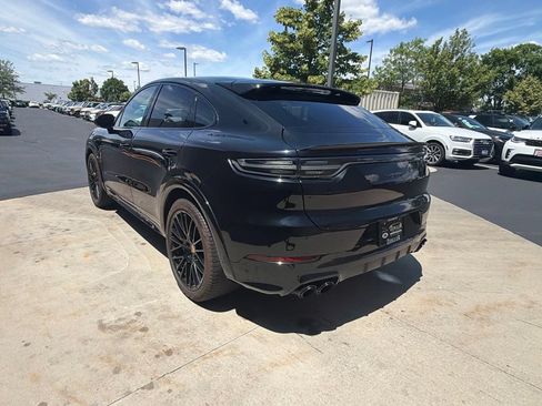 Used 2023 Porsche Cayenne GTS AWD/4WD image 3
