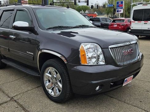 Used 2010 GMC Yukon SLT w/ SLT Chrome Package AWD/4WD image 3