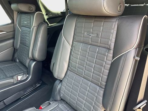 Certified 2025 Cadillac Escalade Premium Luxury Platinum AWD/4WD image 14