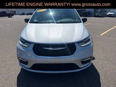 Certified 2024 Chrysler Pacifica Touring-L FWD image 2