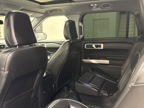Used 2023 Ford Explorer XLT w/ Equipment Group 202A image 15