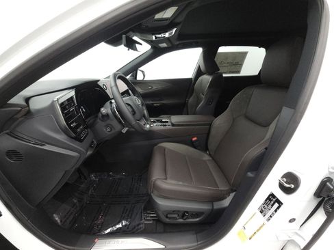 New 2026 Lexus RX 450h AWD image 4
