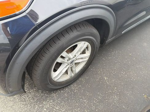 Used 2021 Ford Explorer XLT w/ Equipment Group 202A AWD/4WD image 6