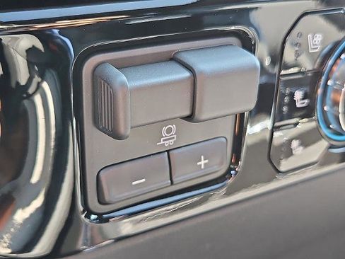 New 2026 GMC Sierra 2500 SLT image 21