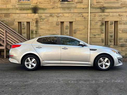 Used 2015 Kia Optima LX image 3