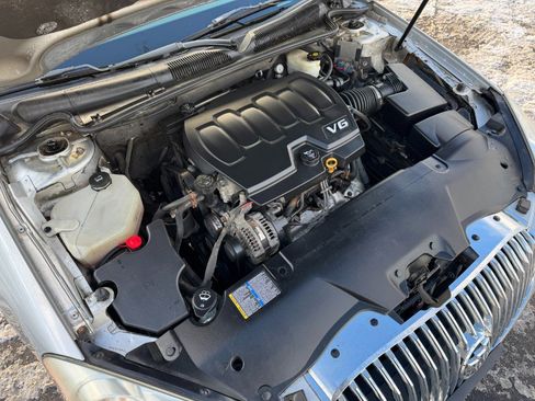 Used 2011 Buick Lucerne CX image 23