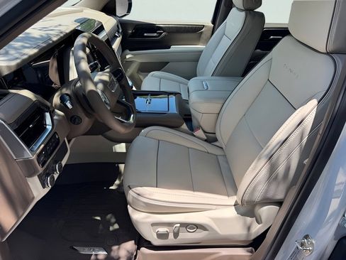 New 2026 GMC Yukon XL Denali w/ Sun & Power Step Package AWD/4WD image 8