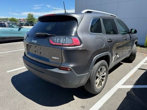 Used 2019 Jeep Cherokee Latitude Plus w/ Cold Weather Group AWD/4WD image 3