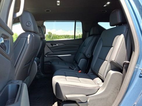 Used 2025 Chevrolet Traverse Z71 AWD/4WD image 10