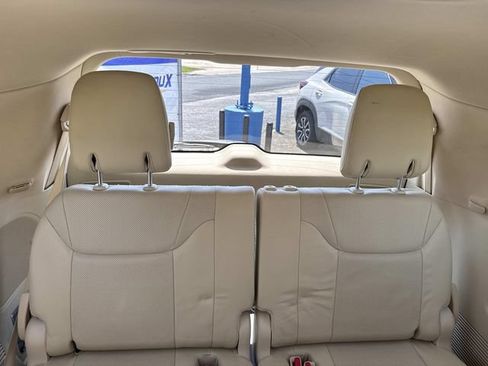 Used 2021 Lexus LX 570 4WD w/ Luxury Package image 19