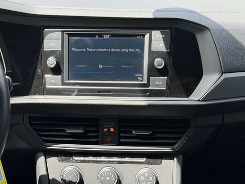 Certified 2023 Volkswagen Jetta Sport FWD image 17