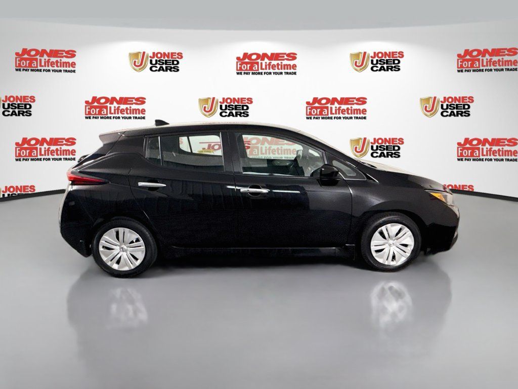 Used 2022 Nissan Leaf S FWD image 16