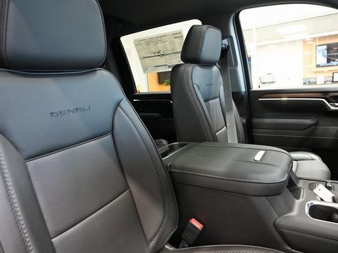 New 2026 GMC Sierra 2500 Denali w/ Denali Reserve Package image 11