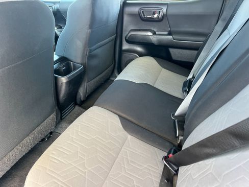 Used 2021 Toyota Tacoma TRD Off-Road w/ Technology Package image 5