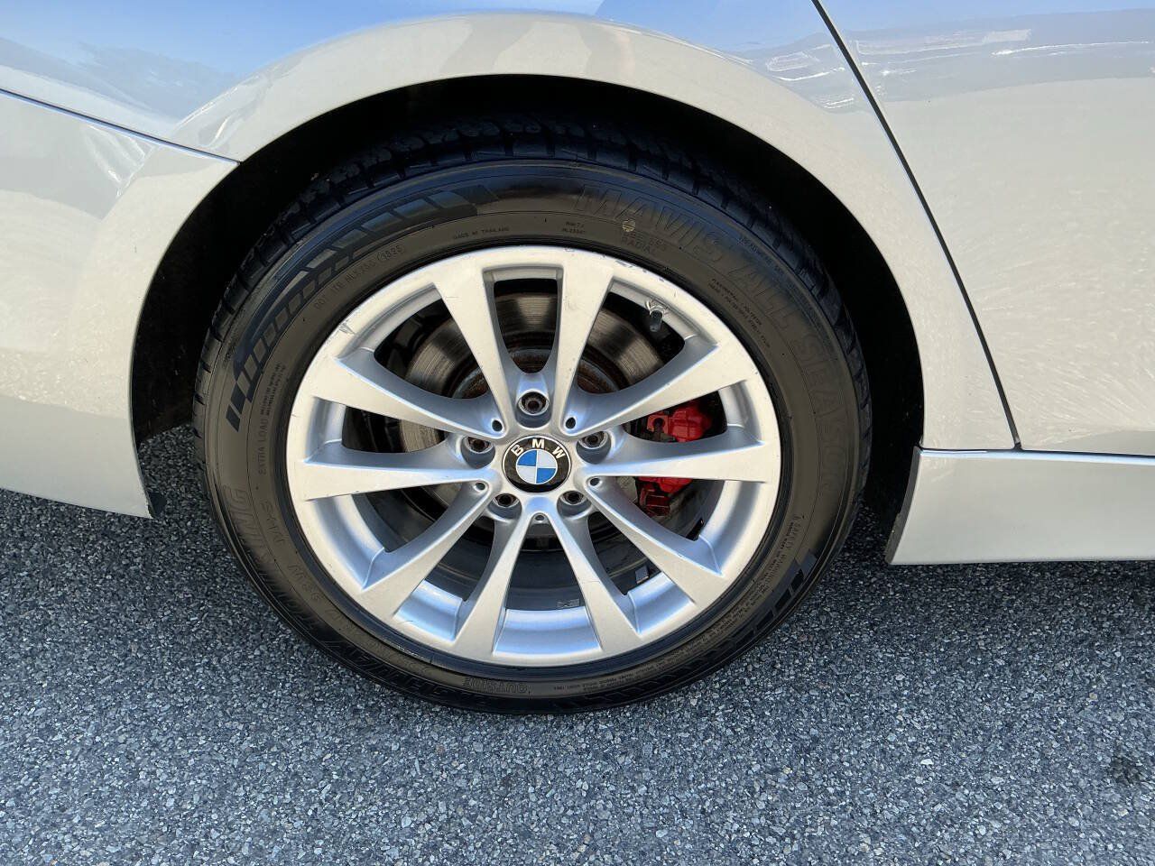 Used 2018 BMW 320i xDrive Sedan AWD/4WD image 14