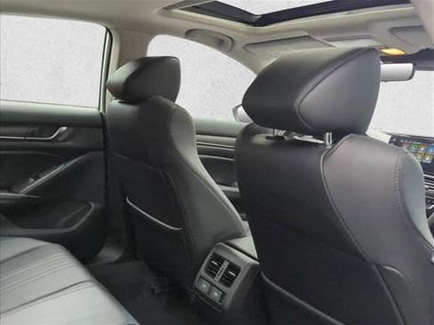 Used 2022 Honda Accord Touring image 17