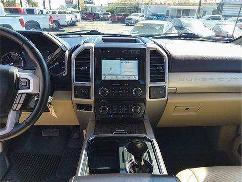 Used 2018 Ford F350 Lariat w/ Tow Technology Bundle image 6