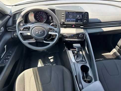 Used 2023 Hyundai Elantra SEL w/ Preferred Accessory Package FWD image 23