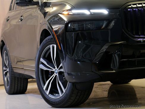 Used 2027 BMW X7 xDrive40i w/ M Sport Package AWD/4WD image 4
