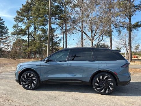 Certified 2025 Lincoln Nautilus Reserve image 6