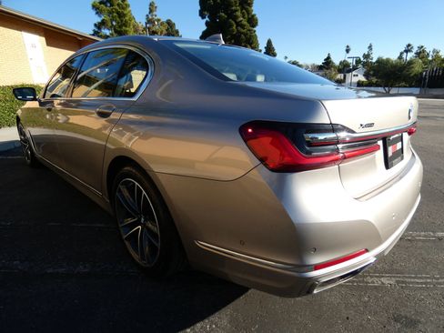 Used 2020 BMW 750i xDrive w/ Executive Package image 12