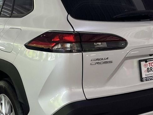 New 2026 Toyota Corolla Cross LE AWD/4WD image 5