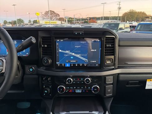 New 2026 Ford F250 Platinum w/ FX4 Off-Road Package AWD/4WD image 30