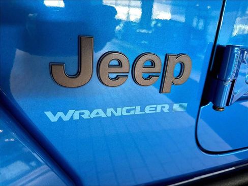Used 2024 Jeep Wrangler Unlimited Rubicon 4xe AWD/4WD image 38