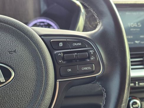 Used 2020 Kia Niro LXS image 33