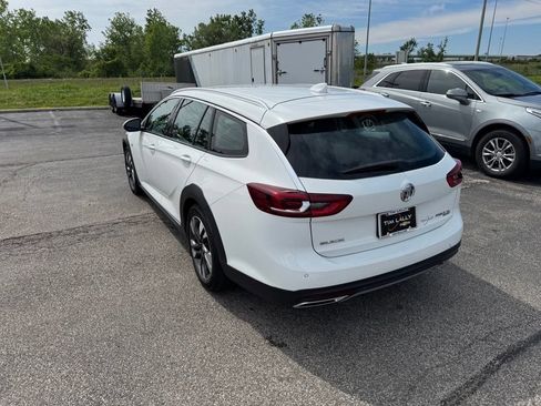Certified 2018 Buick Regal Essence w/ Driver Confidence Package #1 AWD/4WD image 5