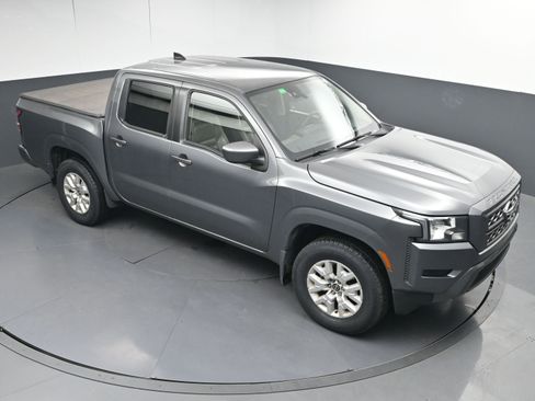 Certified 2022 Nissan Frontier SV image 31