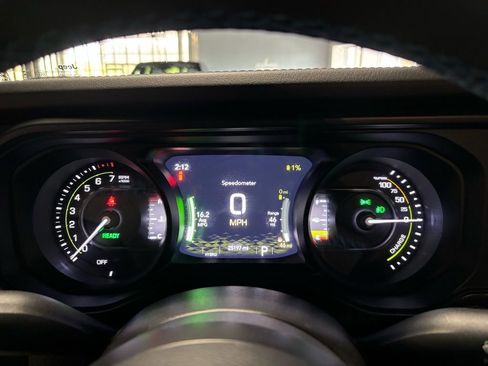 Used 2024 Jeep Wrangler Unlimited Rubicon 4xe image 16