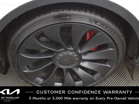 Used 2022 Tesla Model Y Performance image 21