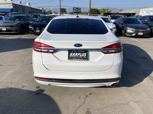 Used 2018 Ford Fusion SE w/ Equipment Group 602A FWD image 10