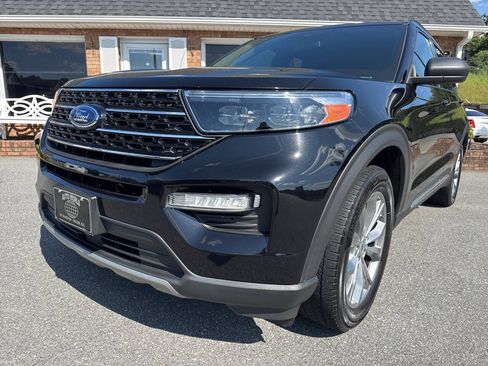 Used 2020 Ford Explorer XLT w/ Equipment Group 202A AWD/4WD image 4
