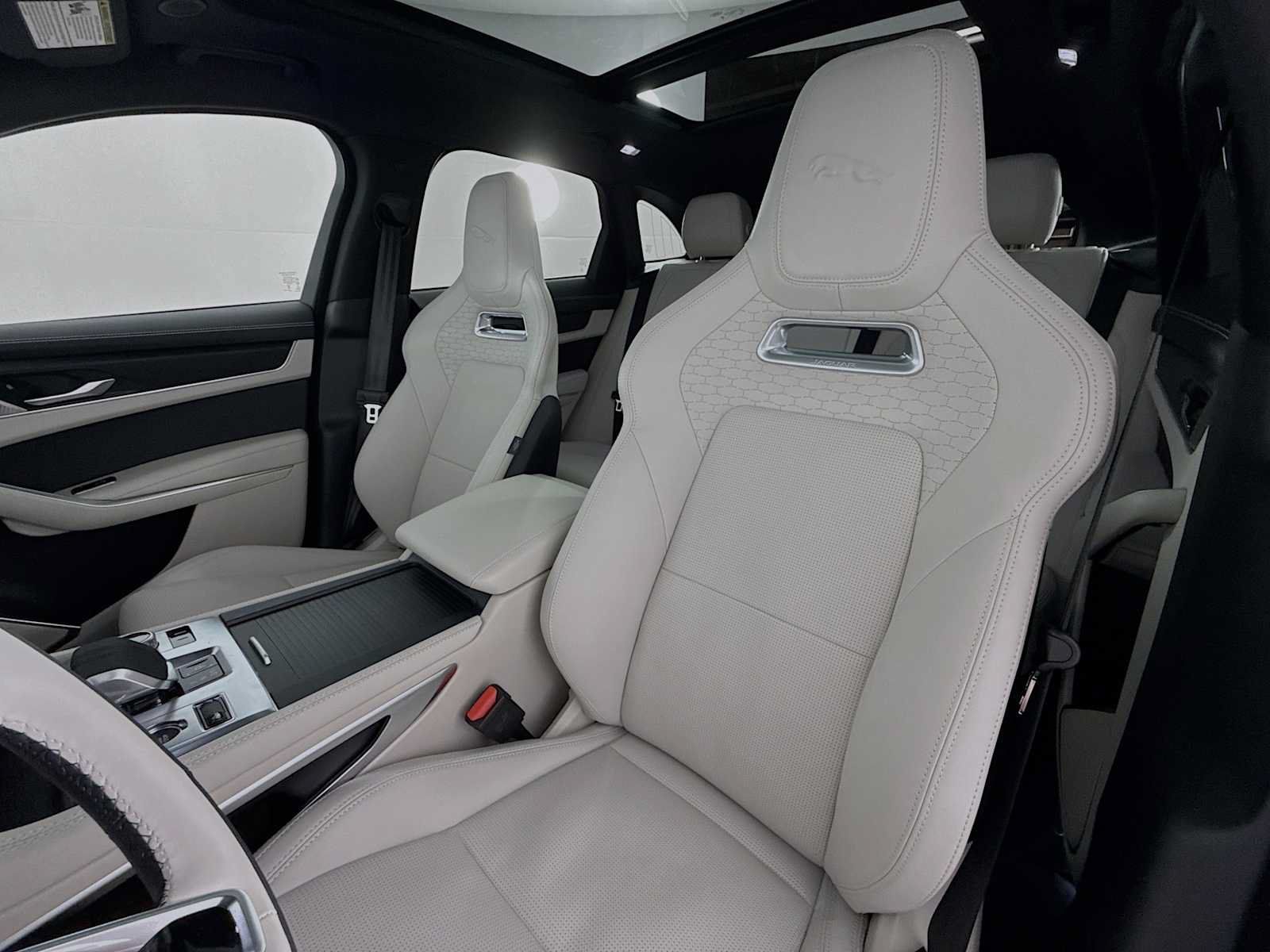 New 2025 Jaguar F-PACE R-Dynamic S AWD/4WD image 11