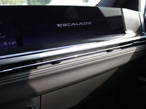 Used 2025 Cadillac Escalade ESV Sport w/ Touring Package AWD/4WD image 27